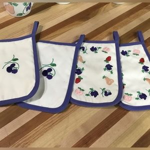 Set of four Princess House Orchard Medley pot holders!